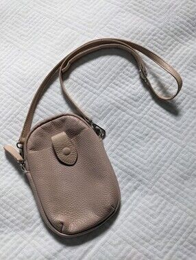 Divina Firenze Italy Amanda Beige Leather Crossbody Bag 5.5”x 8